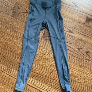 Kerrits Kids Ice Fil Riding Tights Breeches. Nice used condition. Size small